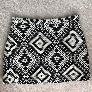 Size 4 Topshop Petite Aztec mini skirt